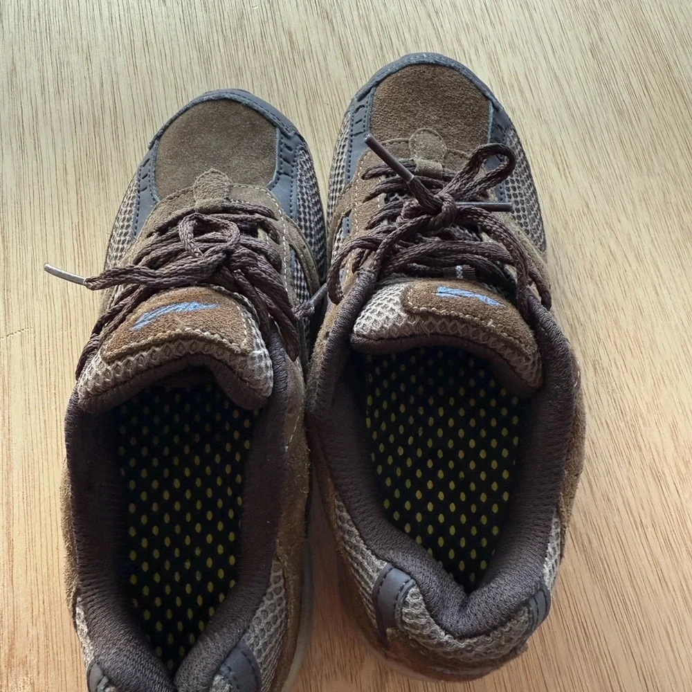 AVIA WOMENS BROWN SHOES HIKING size 7‎